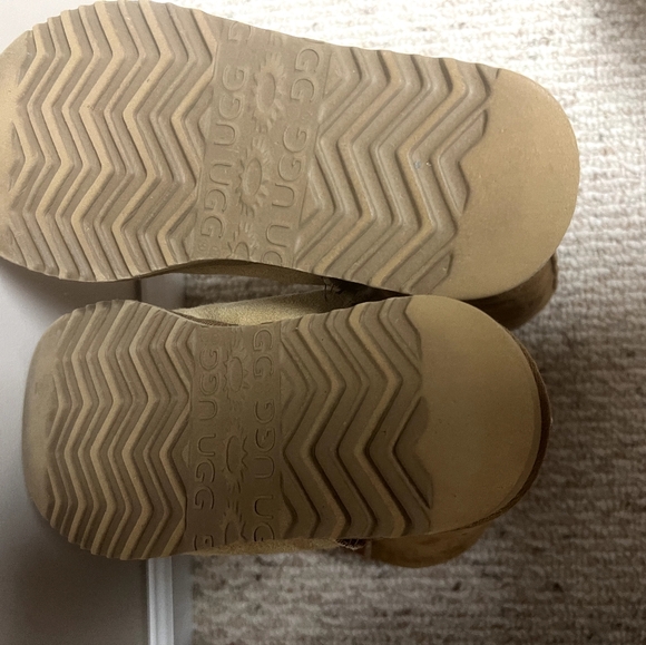 UGG Tan and Cream Women's Boots - Picture 9 of 9